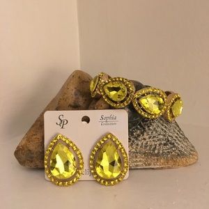 Earrings Sophia Collection clip on earrings and elastic bracelet set.